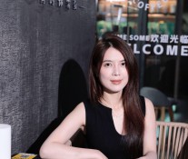 [美图] 美女与美食总是让人心动不已
